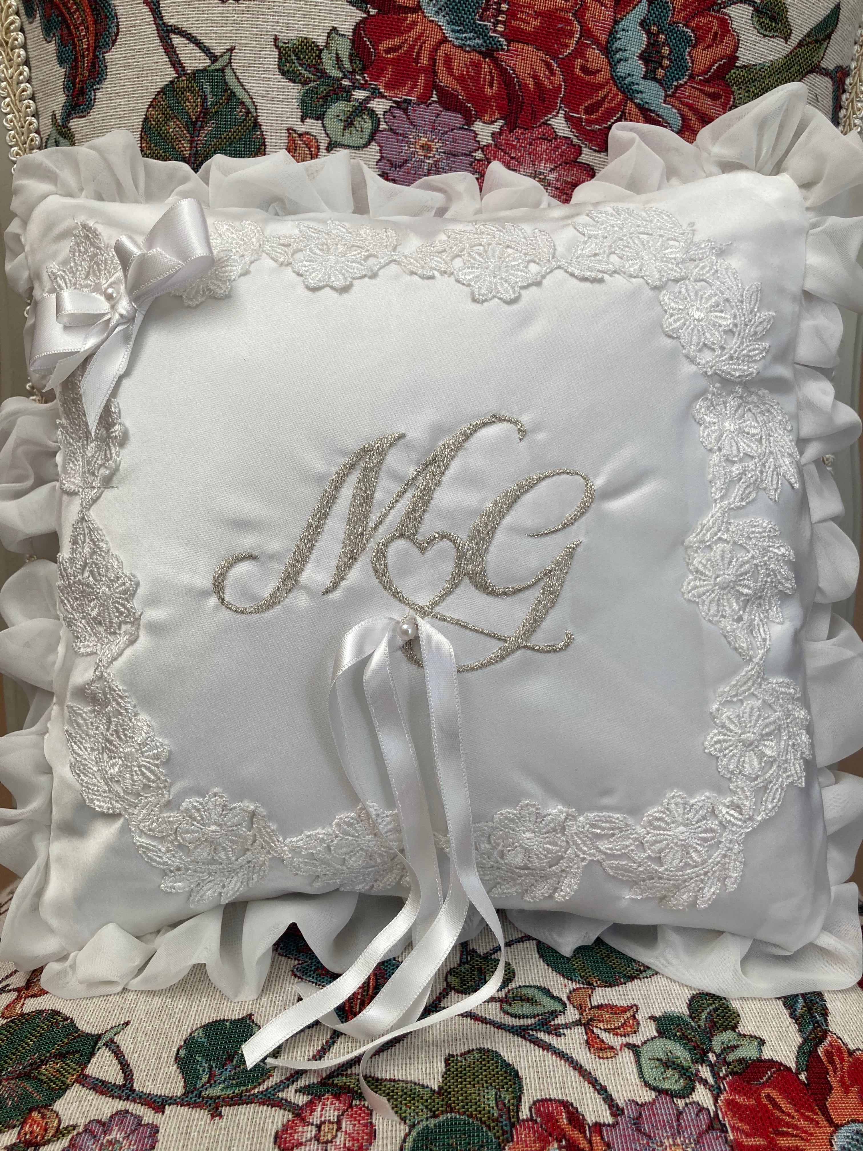 Cuscino Nuziale Portafedi Personalizzato in Seta, Raso e Tulle