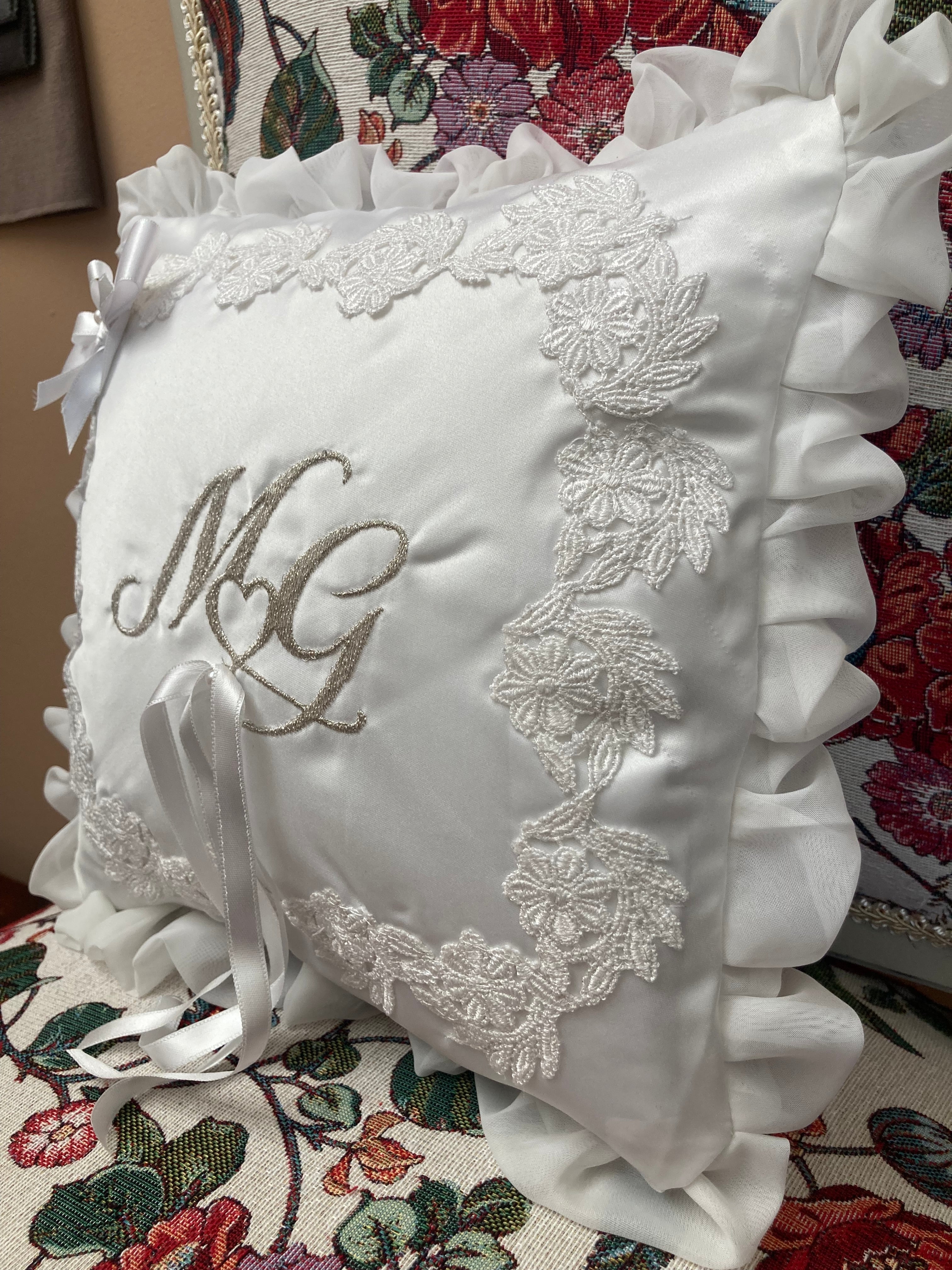 Cuscino Nuziale Portafedi Personalizzato in Seta, Raso e Tulle