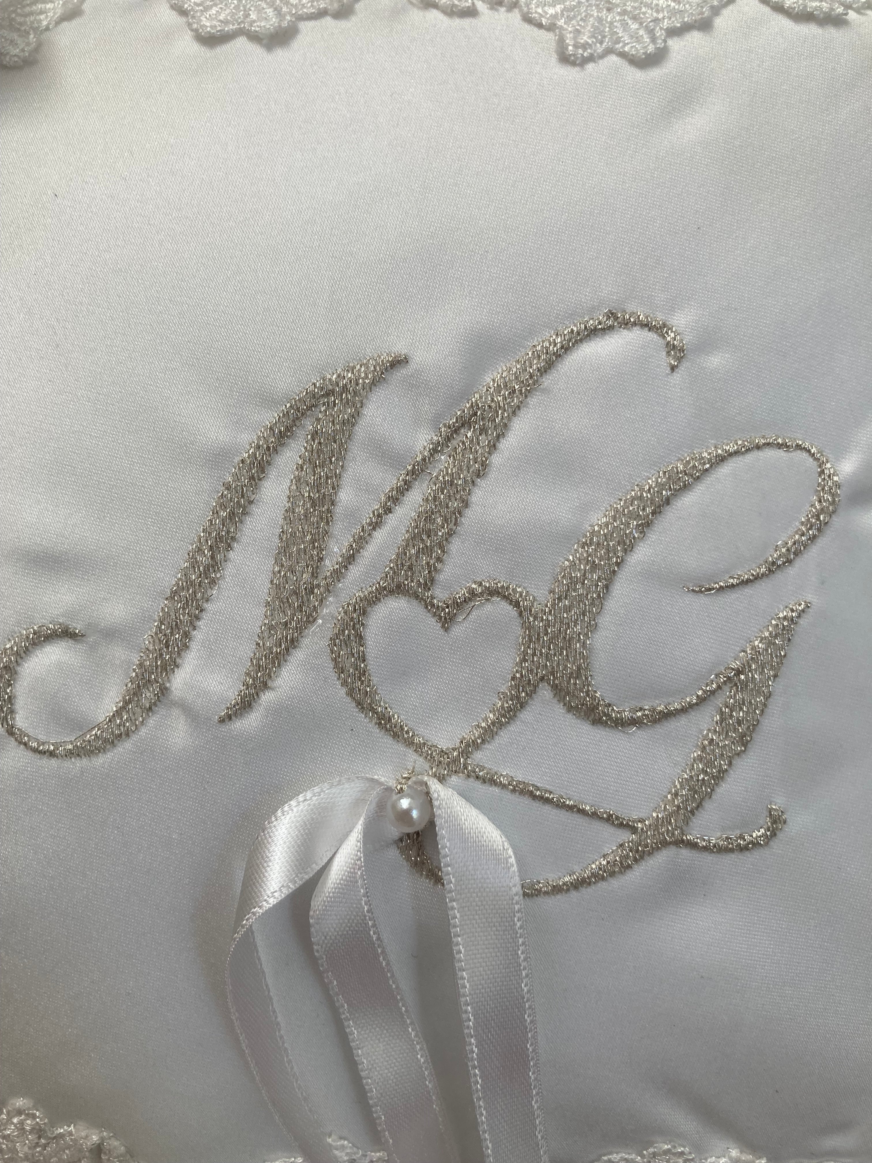Cuscino Nuziale Portafedi Personalizzato in Seta, Raso e Tulle