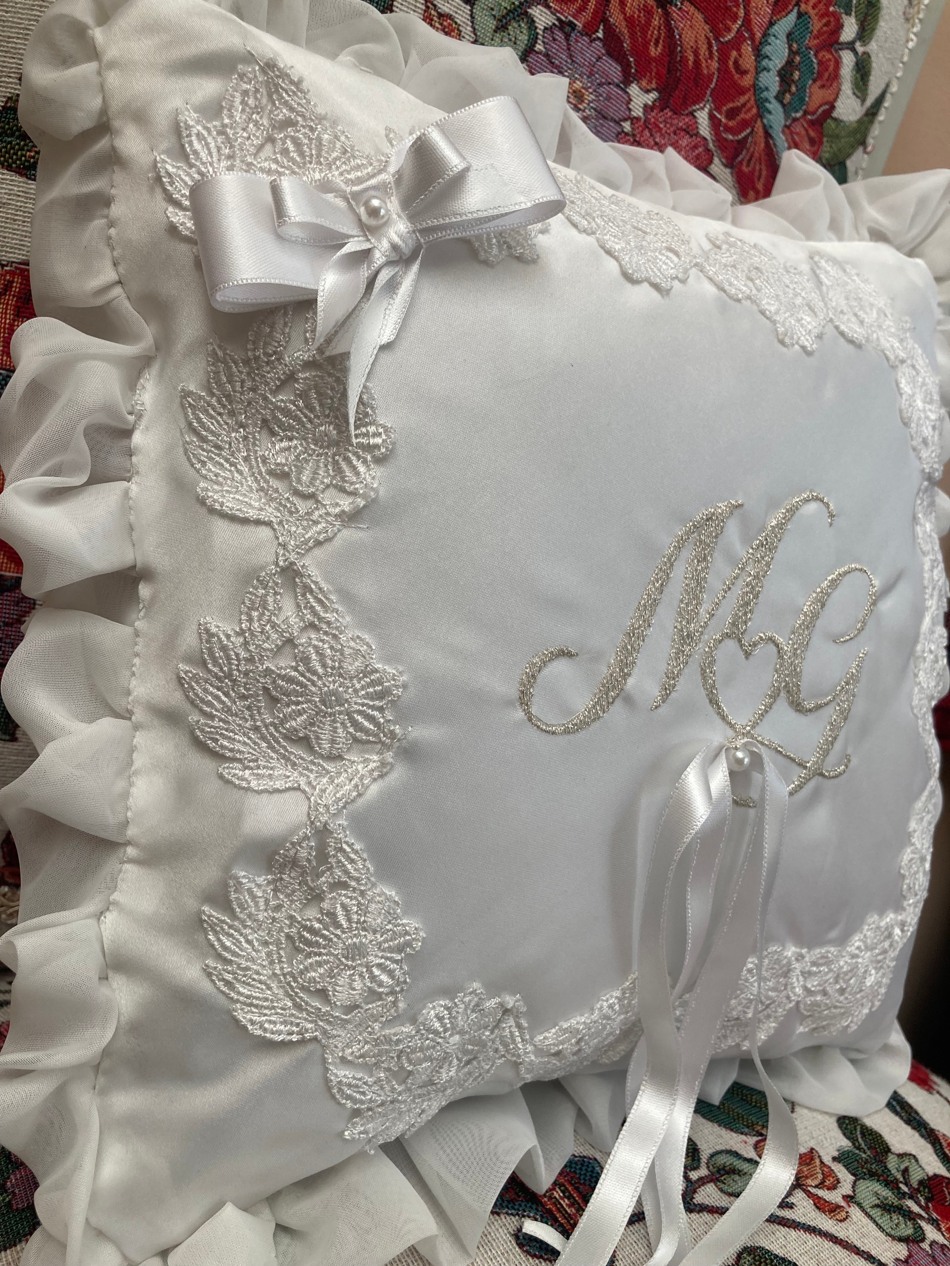 Cuscino Nuziale Portafedi Personalizzato in Seta, Raso e Tulle